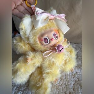 🔥 Fire Sale 🔥
Custom Yellow Labubu Nine Tails Fox with Bow 17cm